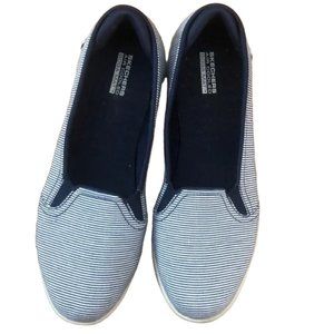 Sketchers Air Cooled Goga Mat On The Go Slip On Women’s Size 9.5 Blue & White